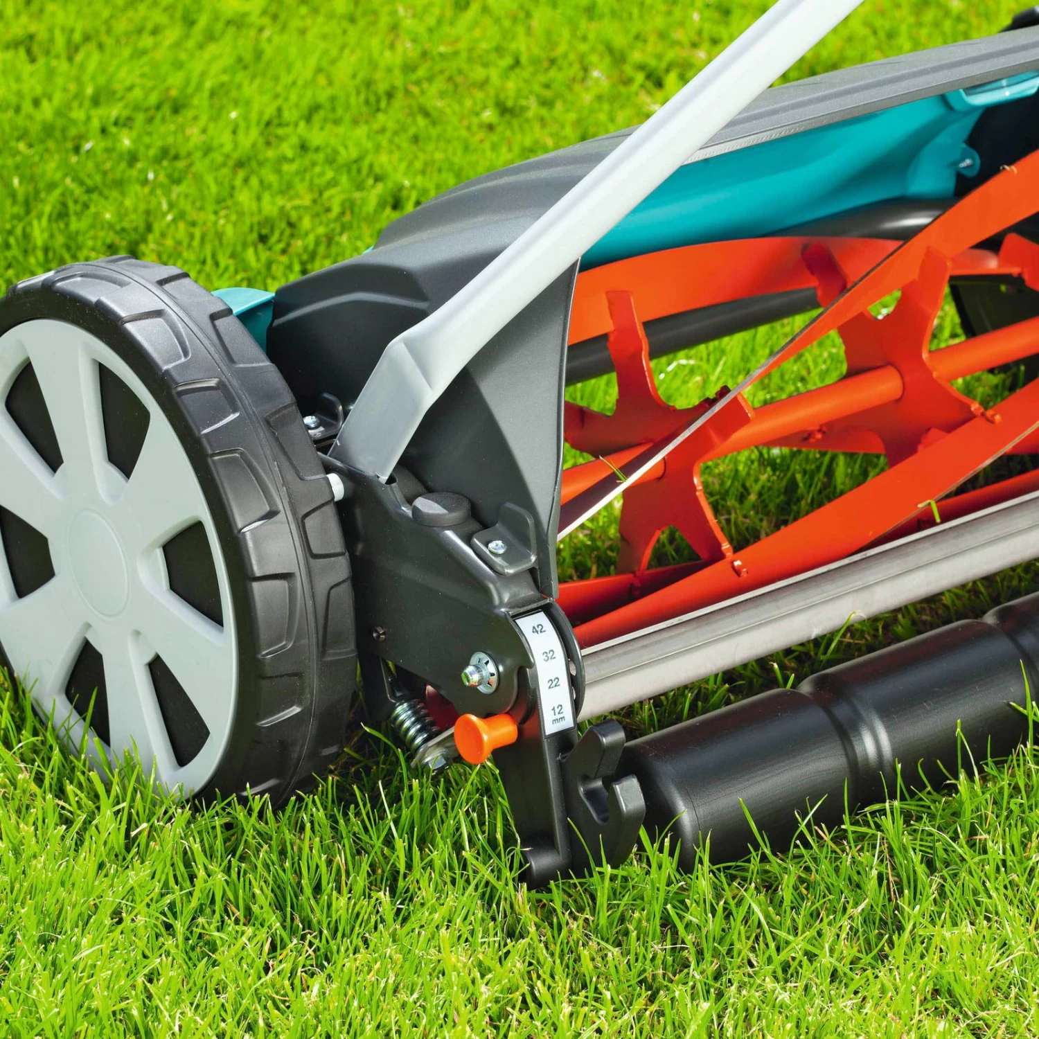 Gardena Comfort Spindelmäher, 400 C / 40 Cm, Für Max. Fläche 250 M² 4 Gardena Comfort Spindelmäher, 400 C / 40 Cm, Für Max. Fläche 250 M² – Bild 4