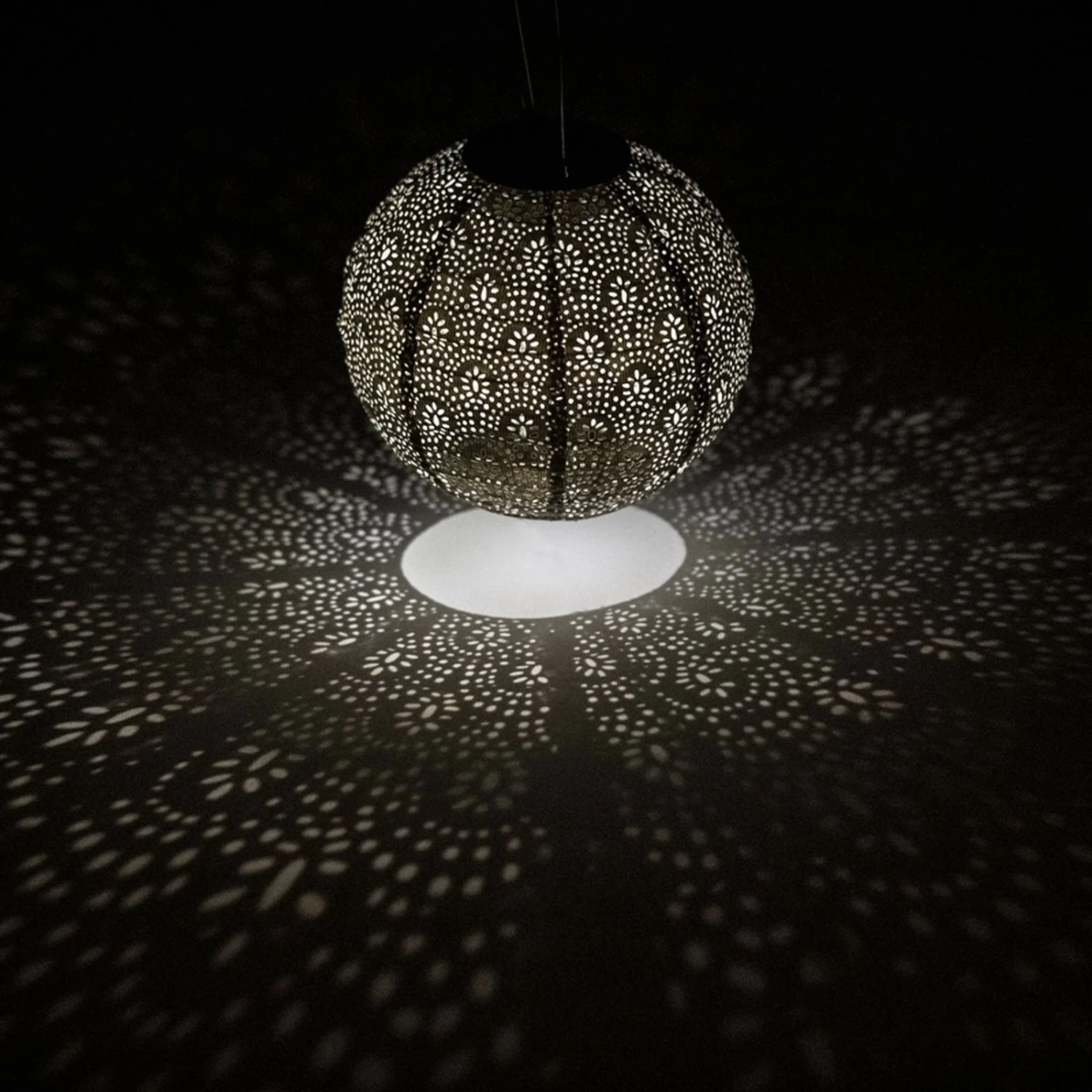 Solarlaterne 'Round 20', Helltaupe, Ø 20 X 18 Cm 2 Solarlaterne 'Round 20', Helltaupe, Ø 20 X 18 Cm – Bild 2