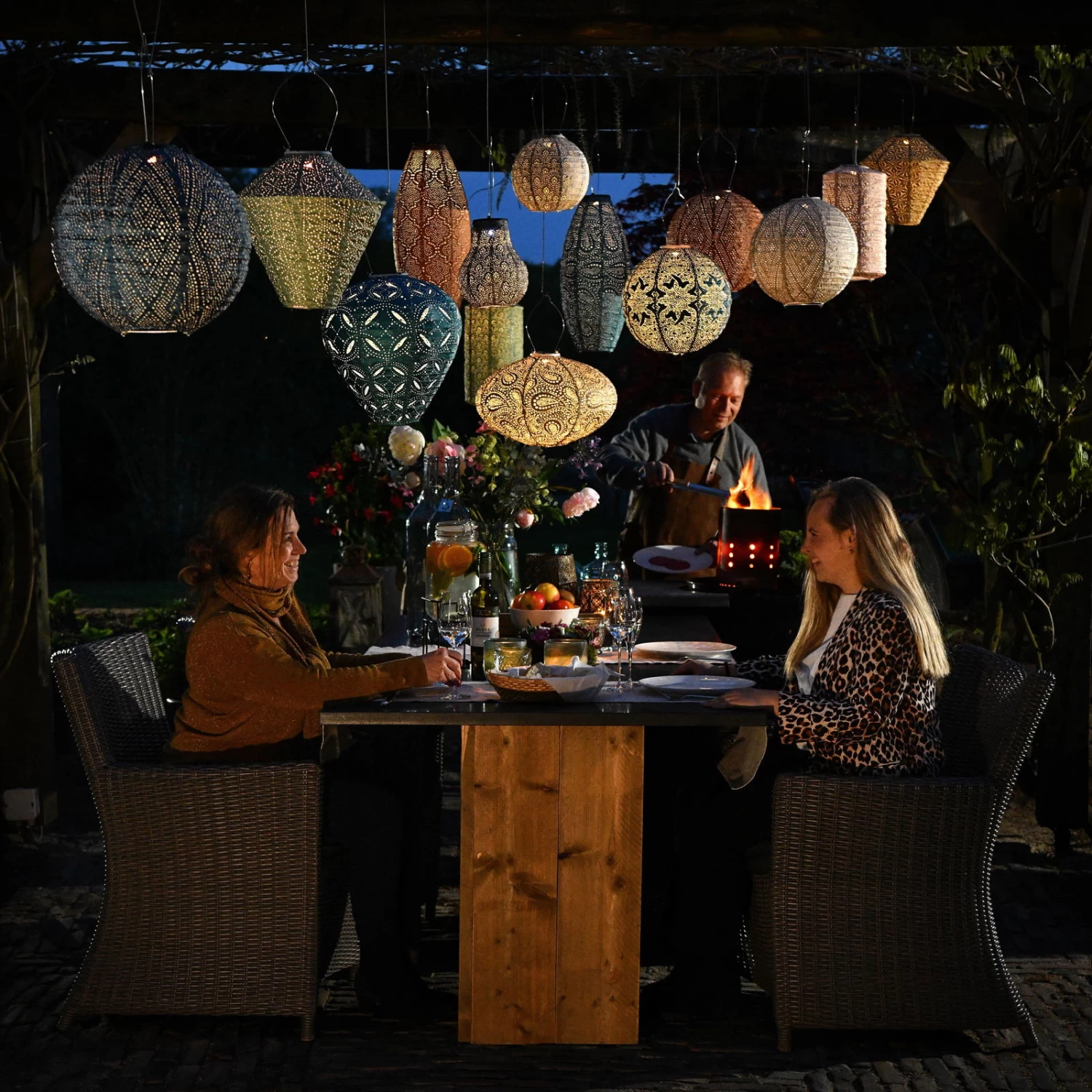 Solarlaterne 'Bulb 16 Occult', Gold, Ø 16 X 20 Cm 6 Solarlaterne 'Bulb 16 Occult', Gold, Ø 16 X 20 Cm – Bild 6